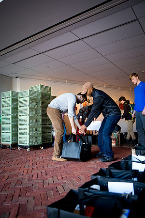 thanksgiving_fooddrive_us_mkras_0048