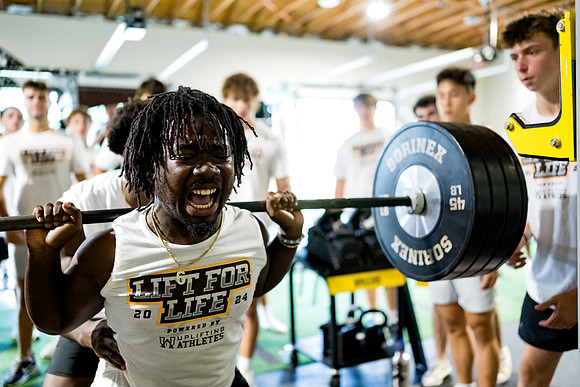 football_2024-08-01_liftforlife_ah_0140