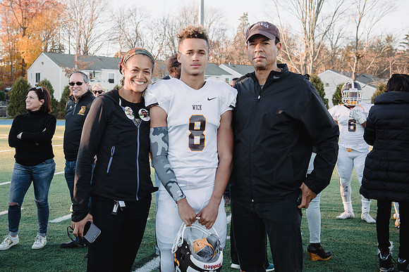 football_nepsac16_hp_3593
