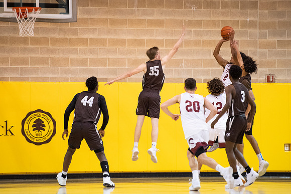 basketball_2018-12-01_dburns_1742