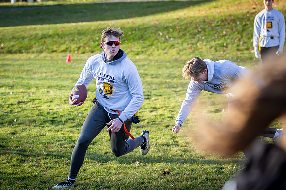 turkeybowl23_us_jfess1_8226
