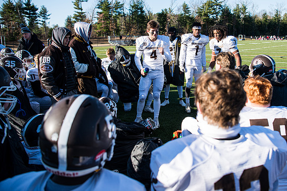 football_nepsac19_wkle_8805
