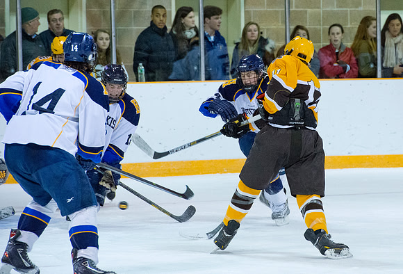 hockey_2014-11-22_hotchkiss_dburns_7701_goal