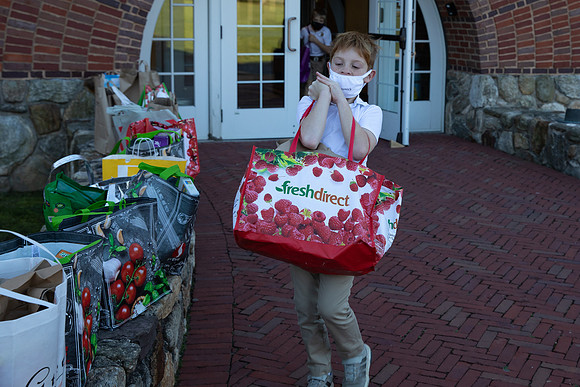 thanksgiving21_fooddrive_ls_gh_0003