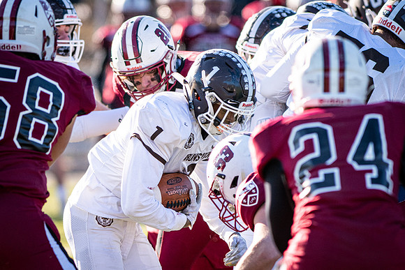 football_nepsac19_wkl8_1604