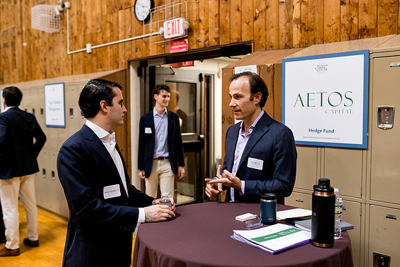 careercenter_tablenetworking23_ah_0083