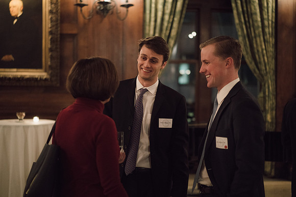 alumni_holidayparty15_25mb_jk_4298