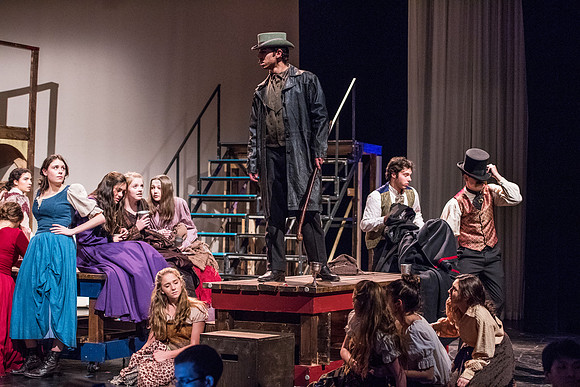 oliver_wintermusical18_us2_dburns_6601