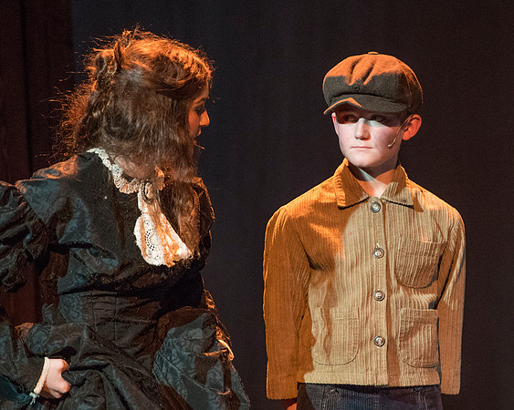 oliver_wintermusical18_us2_dburns_5214
