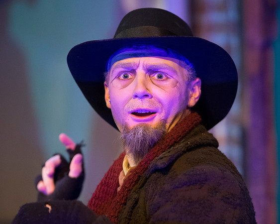 oliver_wintermusical18_us1_dburns_4630