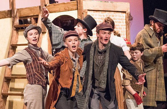 oliver_wintermusical18_us2_dburns_5576
