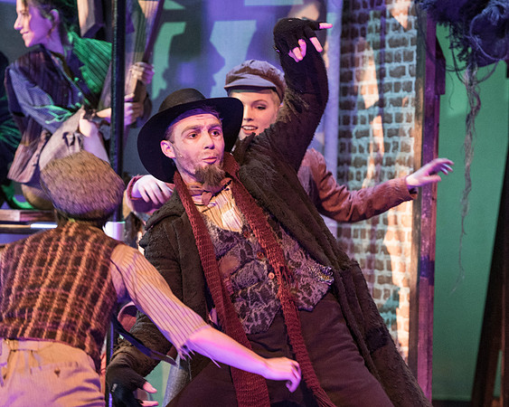 oliver_wintermusical18_us2_dburns_5623