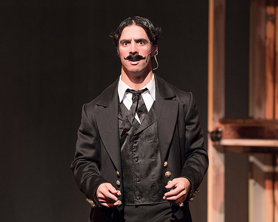 oliver_wintermusical18_us2_dburns_5456