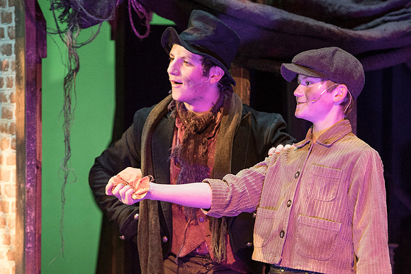 oliver_wintermusical18_us2_dburns_5747