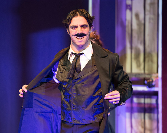 oliver_wintermusical18_us2_dburns_5256