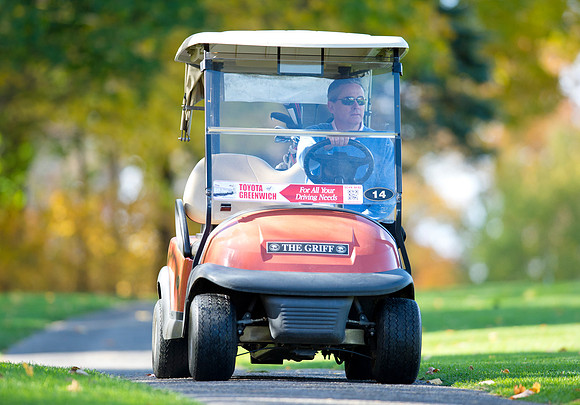 alumni_golfouting13_db_3330