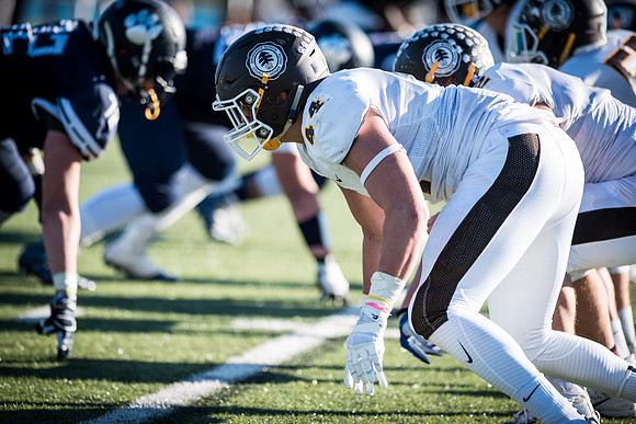 football_nepsac16_wkl_3825