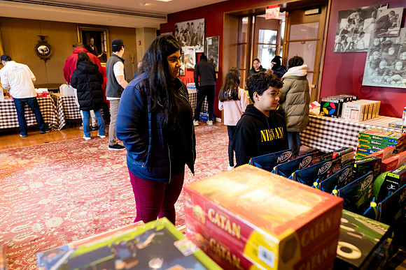 alumni_adc_toydrive23_horizons_ah_0005