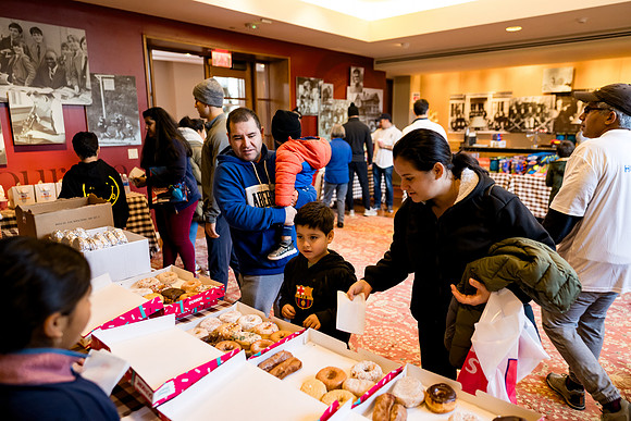 alumni_adc_toydrive23_horizons_ah_0012