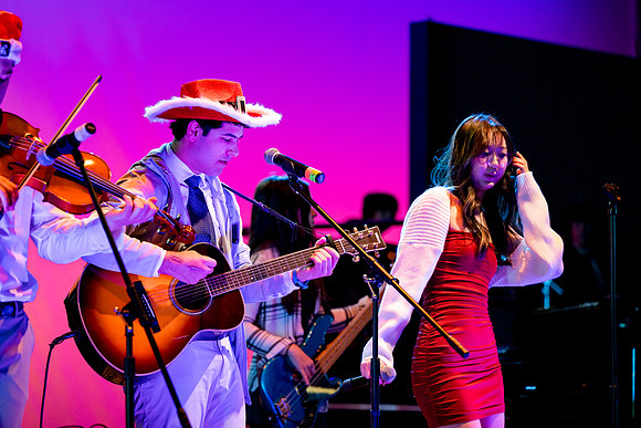 holidayconcert23_us_ah_0037