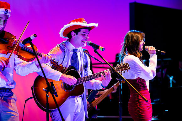 holidayconcert23_us_ah_0039