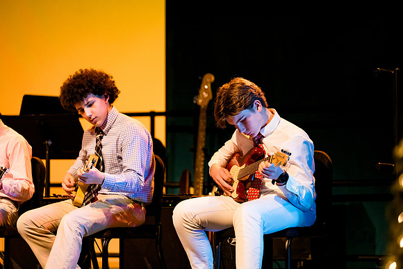 holidayconcert23_us_ah_0060