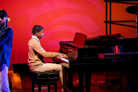 holidayconcert23_us_ah_0116