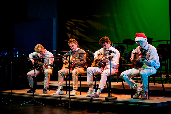 holidayconcert23_us_ah_0121