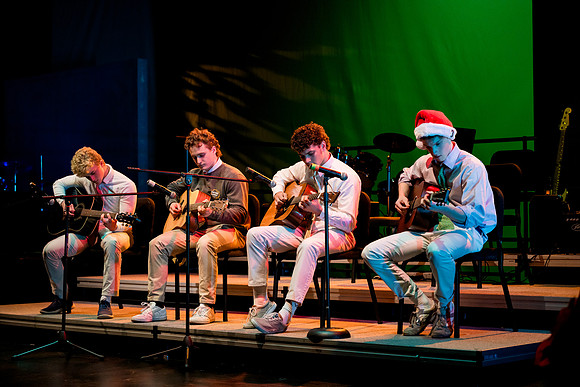 holidayconcert23_us_ah_0125