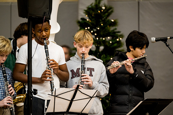 holidayassembly23_ah_0101