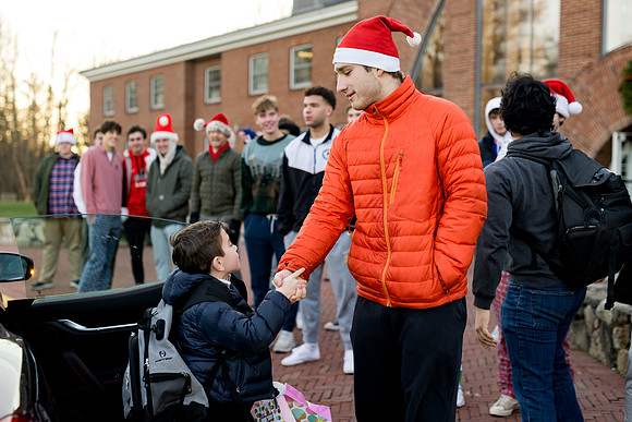 holiday_handshake23_ah_0007