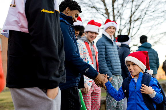 holiday_handshake23_ah_0021