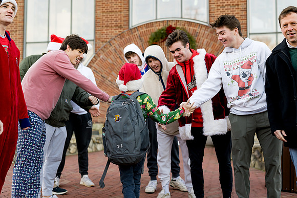 holiday_handshake23_ah_0027