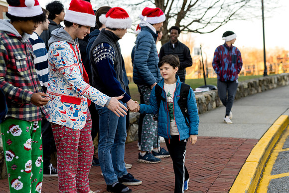 holiday_handshake23_ah_0029