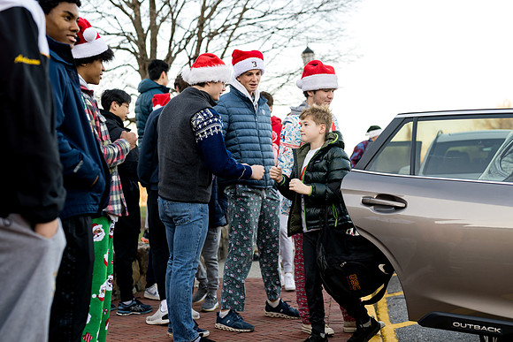 holiday_handshake23_ah_0031