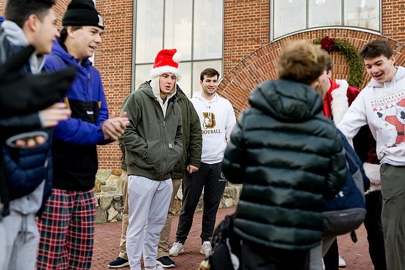 holiday_handshake23_ah_0033