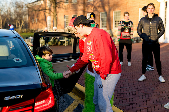 holiday_handshake23_ah_0049