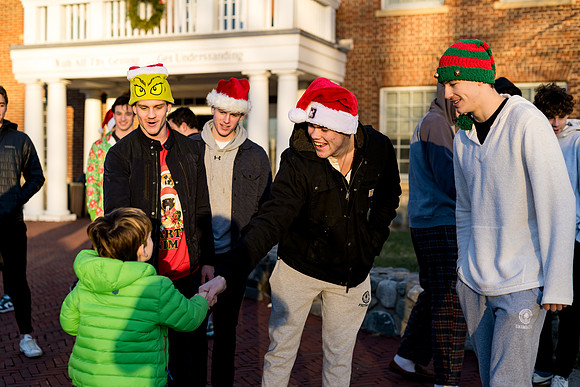 holiday_handshake23_ah_0050