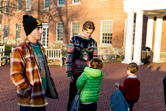 holiday_handshake23_ah_0051