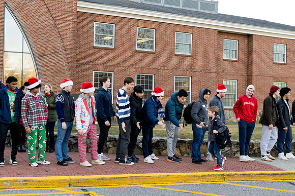 holiday_handshake23_ah_0058