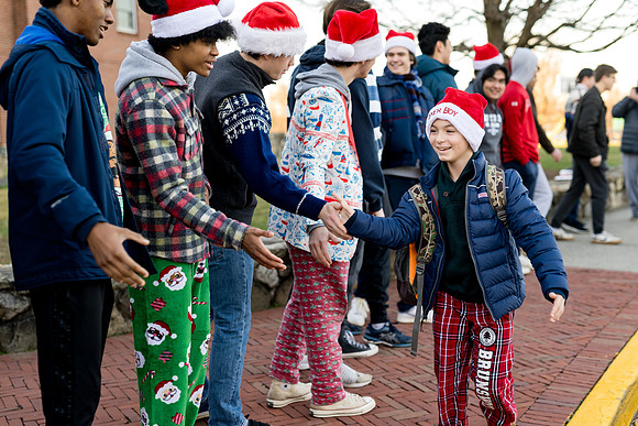 holiday_handshake23_ah_0060