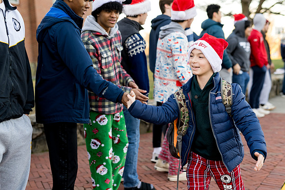 holiday_handshake23_ah_0061