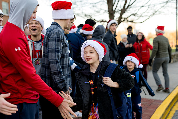 holiday_handshake23_ah_0064