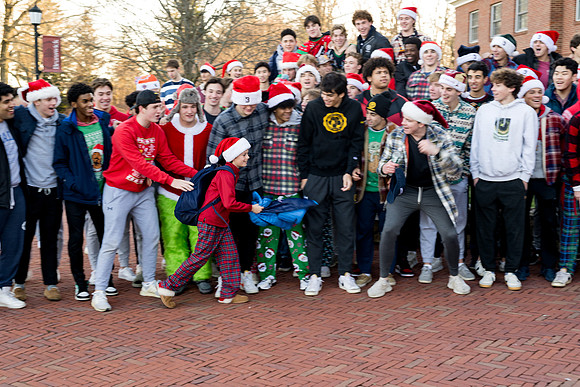 holiday_handshake23_ah_0071
