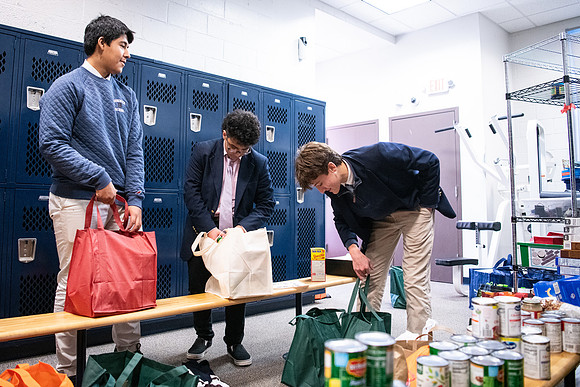 thanksgiving_fooddrive23_us_wkl_7984