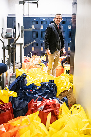 thanksgiving_fooddrive23_us_wkl_8002