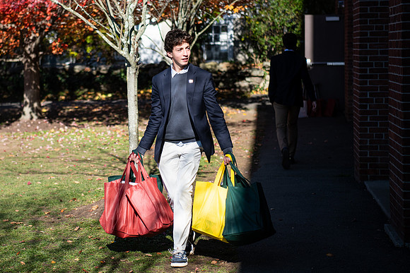 thanksgiving_fooddrive23_us_wkl_7866
