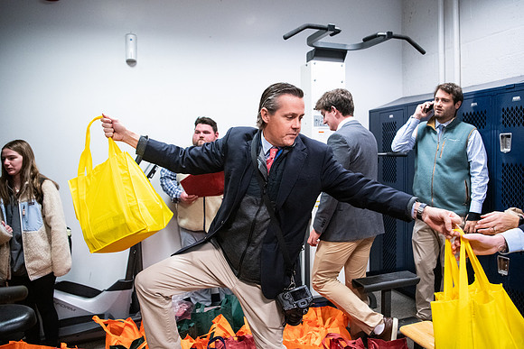 thanksgiving_fooddrive23_us_wkl_7718