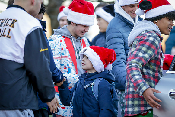 holiday_handshake23_jfess2_0973-2