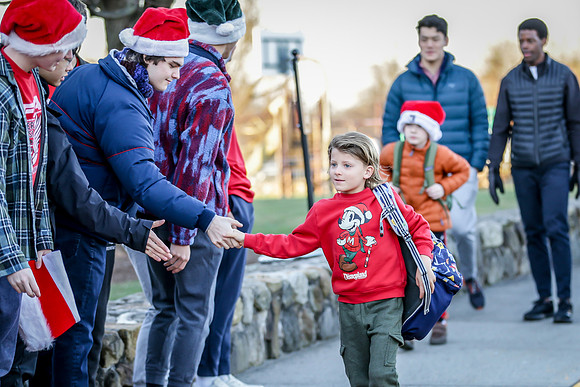 holiday_handshake23_jfess2_1003